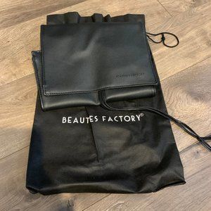 NWOT Beauties Factory Faux Leather Brush Roll